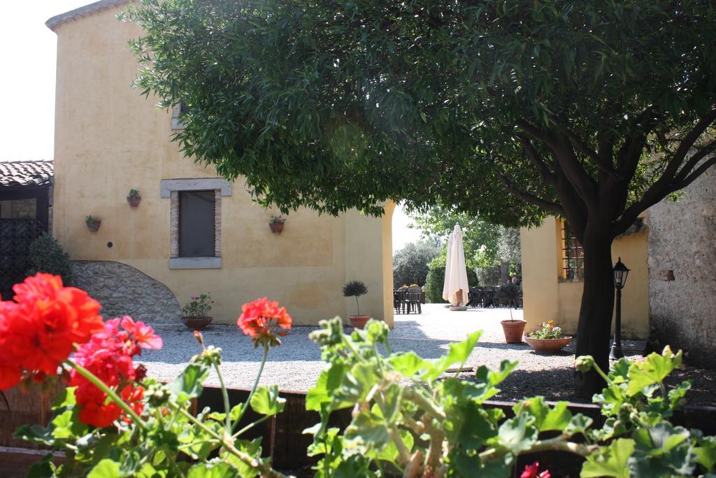 Azienda Agrituristica Biologica Il Querceto Santa Severina Exterior foto